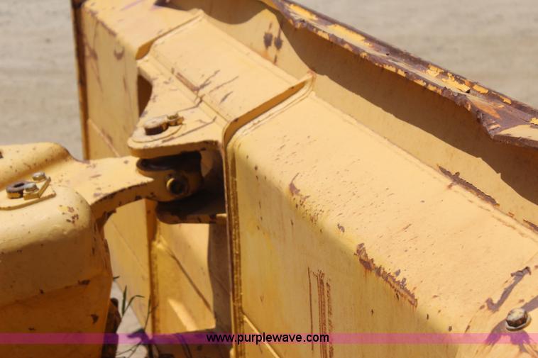 image for item I1586 2006 Komatsu D41P-6 pipelayer