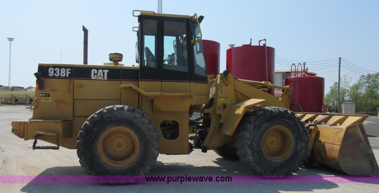 image for item I1982 1994 Caterpillar 938F wheel loader