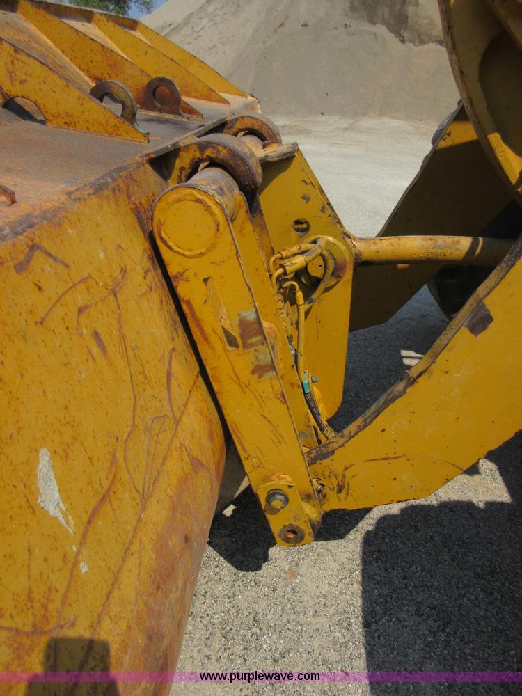 image for item I1982 1994 Caterpillar 938F wheel loader