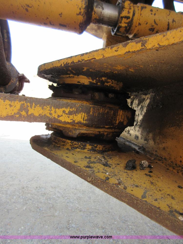 image for item I1982 1994 Caterpillar 938F wheel loader
