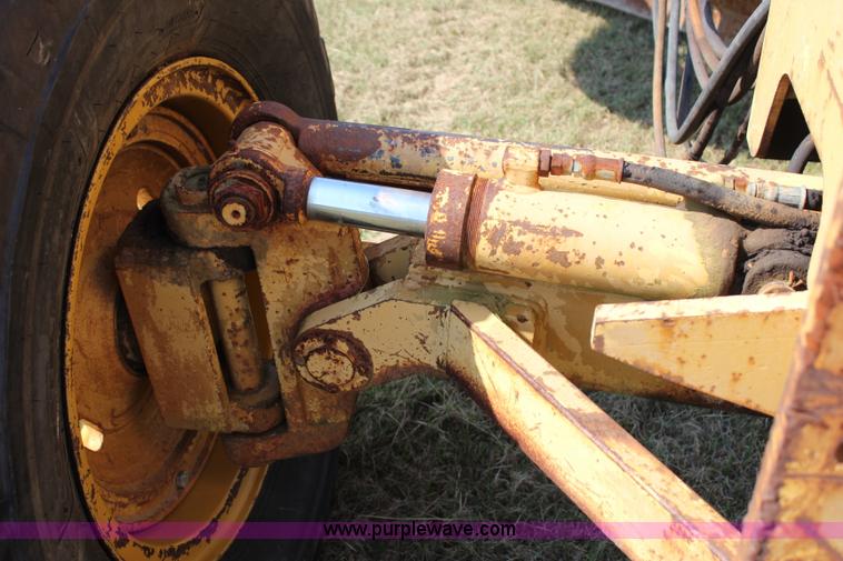 image for item J2396 Galion A550 motor grader