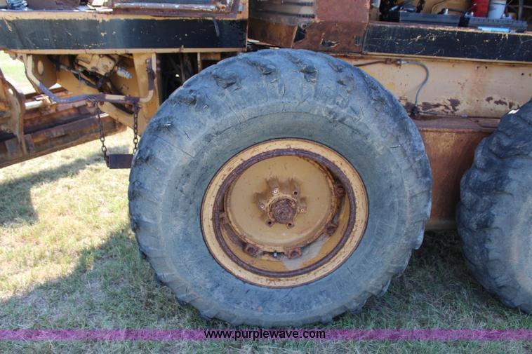 image for item J2396 Galion A550 motor grader