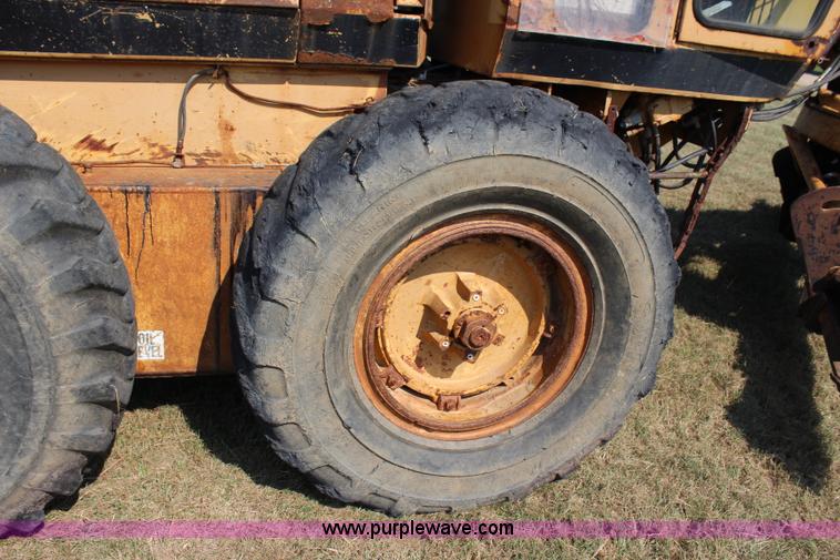 image for item J2396 Galion A550 motor grader