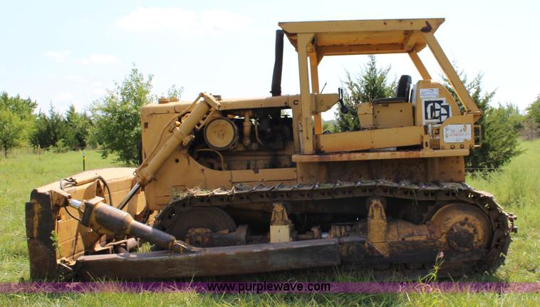 image for item J3528 1968 Caterpillar D7E dozer