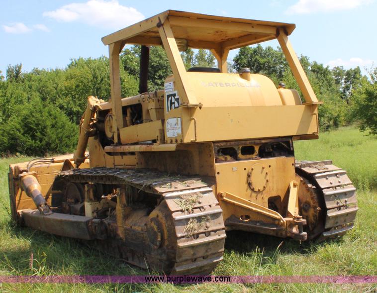 image for item J3528 1968 Caterpillar D7E dozer