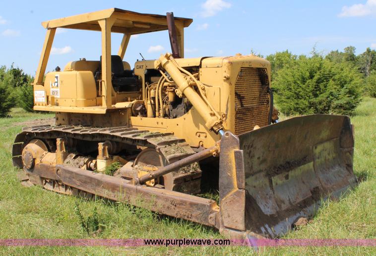 image for item J3528 1968 Caterpillar D7E dozer