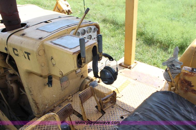 image for item J3528 1968 Caterpillar D7E dozer