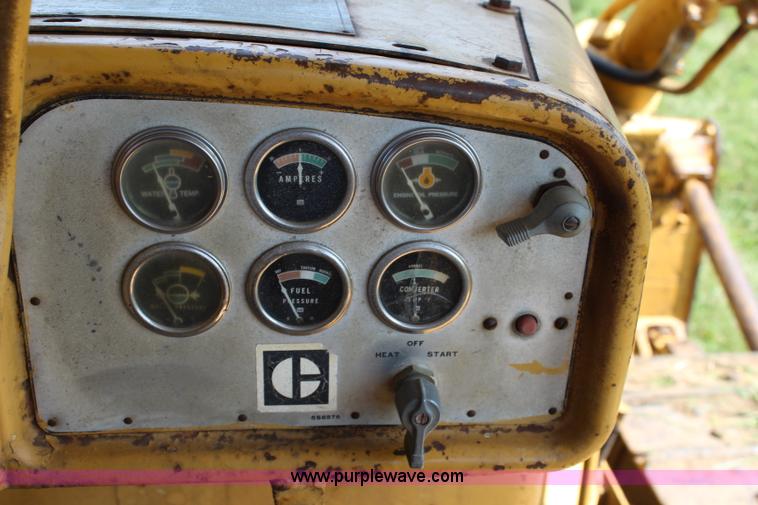 image for item J3528 1968 Caterpillar D7E dozer