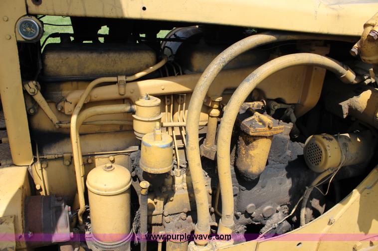 image for item J3528 1968 Caterpillar D7E dozer