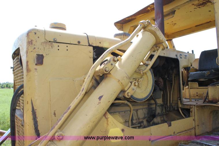 image for item J3528 1968 Caterpillar D7E dozer