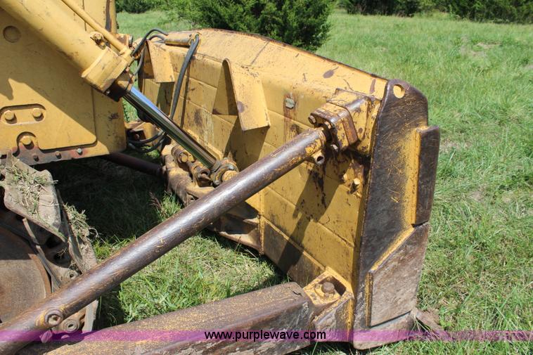 image for item J3528 1968 Caterpillar D7E dozer