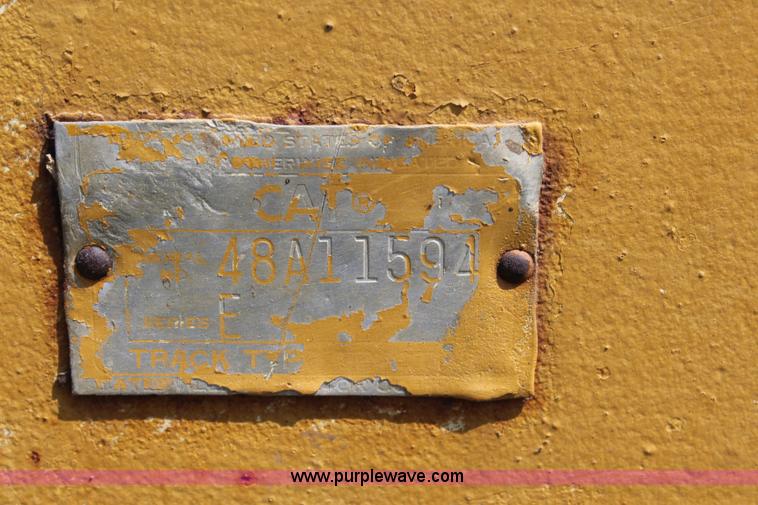 image for item J3528 1968 Caterpillar D7E dozer