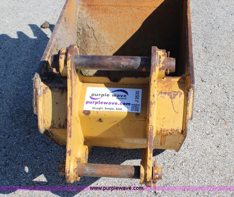image for item J3535 24"W backhoe bucket