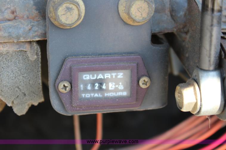 image for item J3703 1999 Bobcat X331 compact excavator