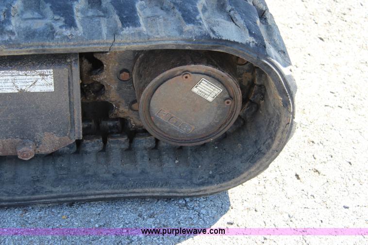 image for item J3703 1999 Bobcat X331 compact excavator