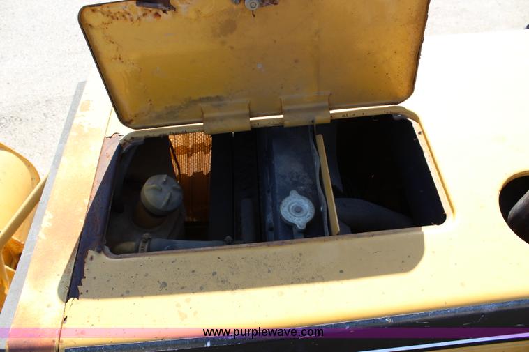 image for item J3709 1999 Caterpillar 416B backhoe