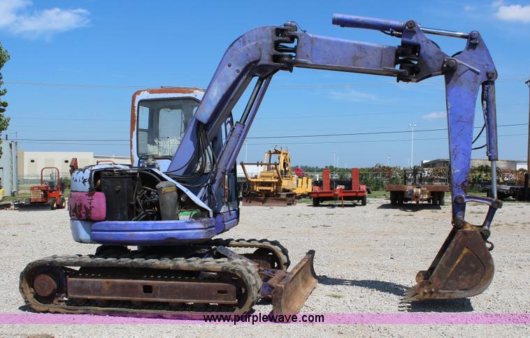 image for item J4423 Komatsu PC75UU-2 compact excavator
