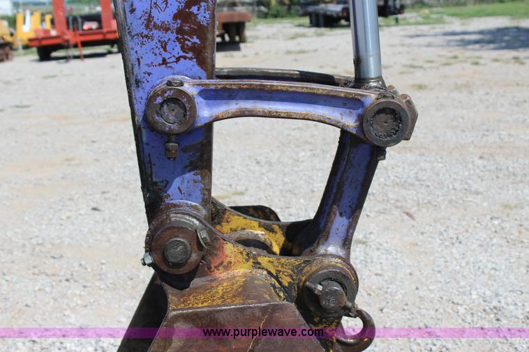 image for item J4423 Komatsu PC75UU-2 compact excavator