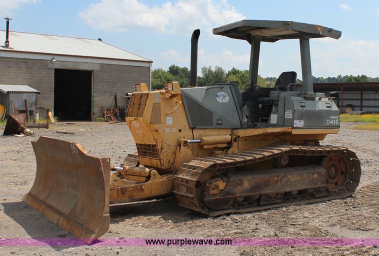 image for item J4431 2001 Komatsu D41E-6 dozer