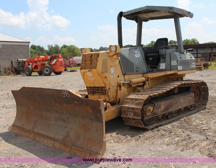 image for item J4431 2001 Komatsu D41E-6 dozer