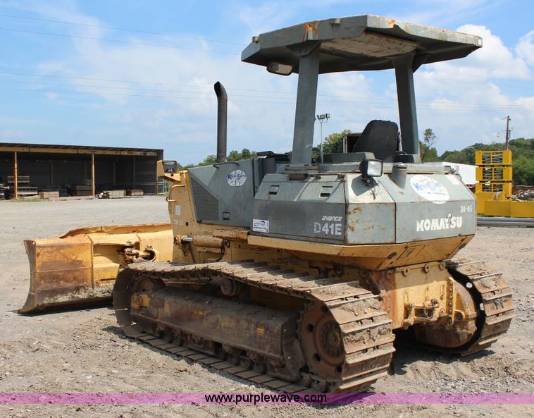 image for item J4431 2001 Komatsu D41E-6 dozer