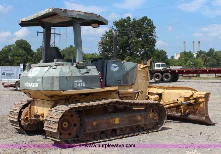 image for item J4431 2001 Komatsu D41E-6 dozer