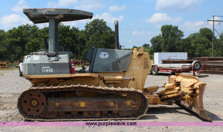 image for item J4431 2001 Komatsu D41E-6 dozer