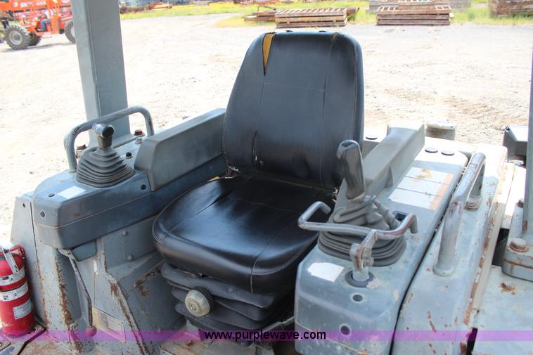 image for item J4431 2001 Komatsu D41E-6 dozer