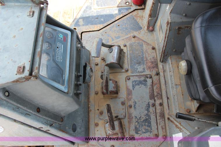 image for item J4431 2001 Komatsu D41E-6 dozer