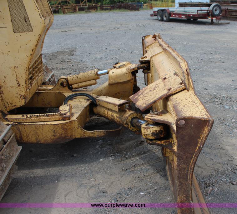 image for item J4431 2001 Komatsu D41E-6 dozer
