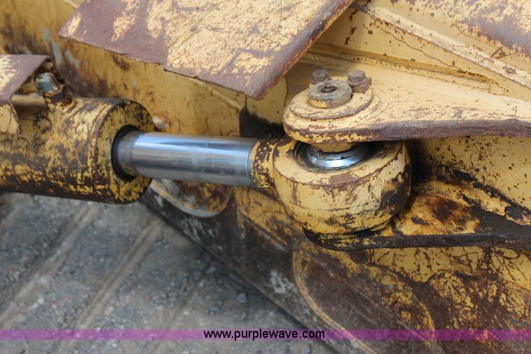 image for item J4431 2001 Komatsu D41E-6 dozer