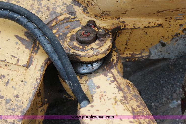 image for item J4431 2001 Komatsu D41E-6 dozer