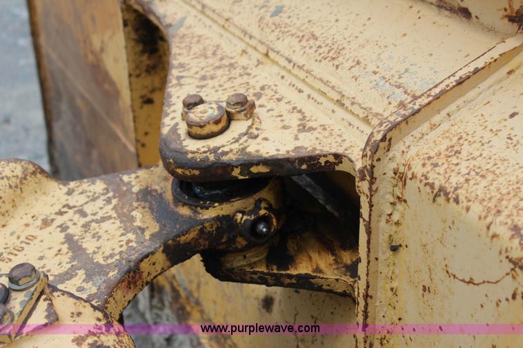 image for item J4431 2001 Komatsu D41E-6 dozer