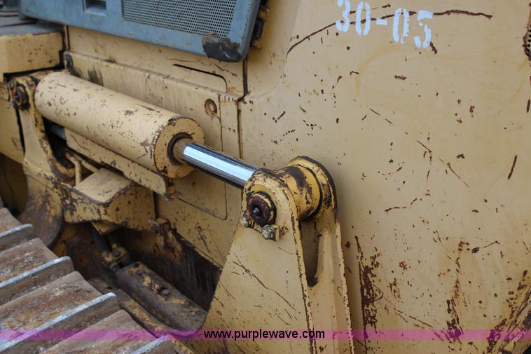 image for item J4431 2001 Komatsu D41E-6 dozer