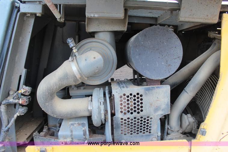 image for item J4431 2001 Komatsu D41E-6 dozer