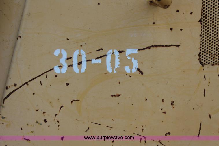 image for item J4431 2001 Komatsu D41E-6 dozer