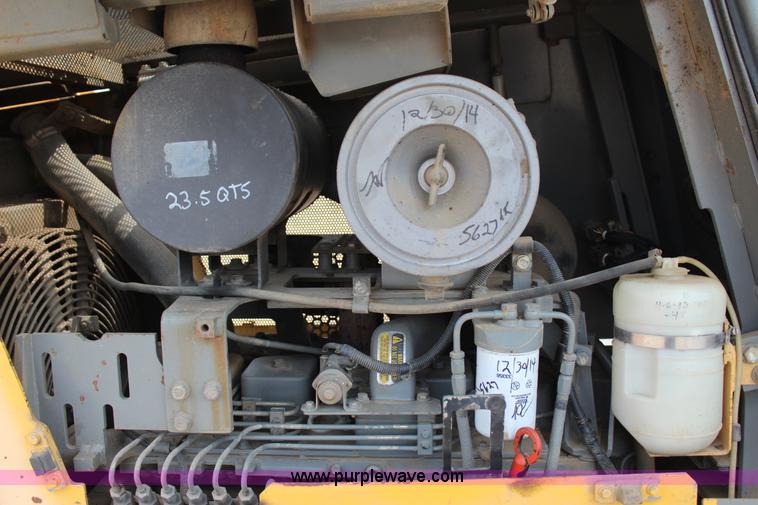 image for item J4431 2001 Komatsu D41E-6 dozer