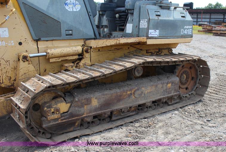 image for item J4431 2001 Komatsu D41E-6 dozer