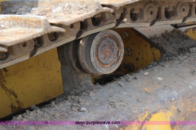 image for item J4431 2001 Komatsu D41E-6 dozer