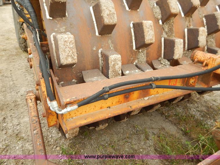 image for item J6412 1985 Ingersoll Rand SPF-56B articulated single drum vibratory compactor