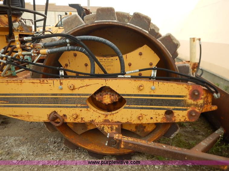 image for item J6412 1985 Ingersoll Rand SPF-56B articulated single drum vibratory compactor