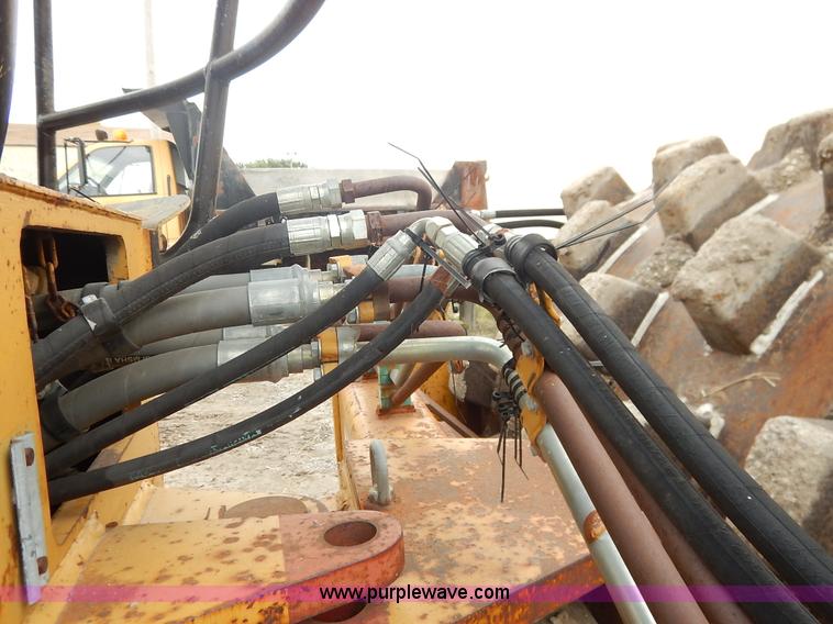 image for item J6412 1985 Ingersoll Rand SPF-56B articulated single drum vibratory compactor