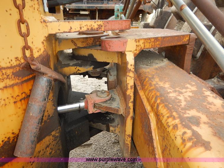 image for item J6412 1985 Ingersoll Rand SPF-56B articulated single drum vibratory compactor