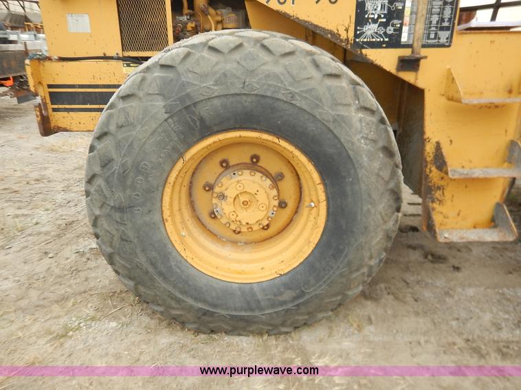 image for item J6412 1985 Ingersoll Rand SPF-56B articulated single drum vibratory compactor