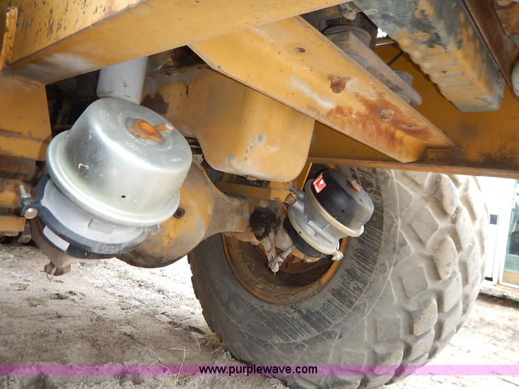 image for item J6412 1985 Ingersoll Rand SPF-56B articulated single drum vibratory compactor