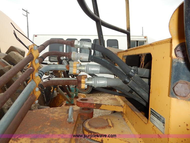 image for item J6412 1985 Ingersoll Rand SPF-56B articulated single drum vibratory compactor