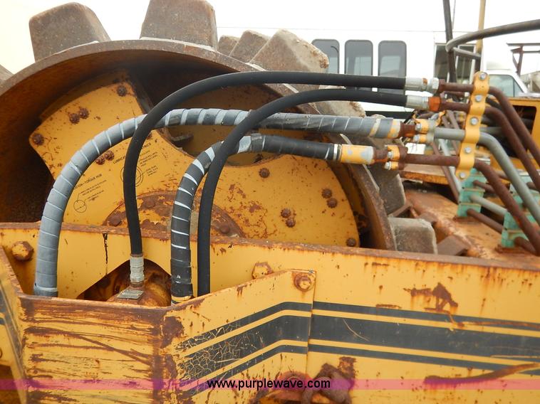 image for item J6412 1985 Ingersoll Rand SPF-56B articulated single drum vibratory compactor