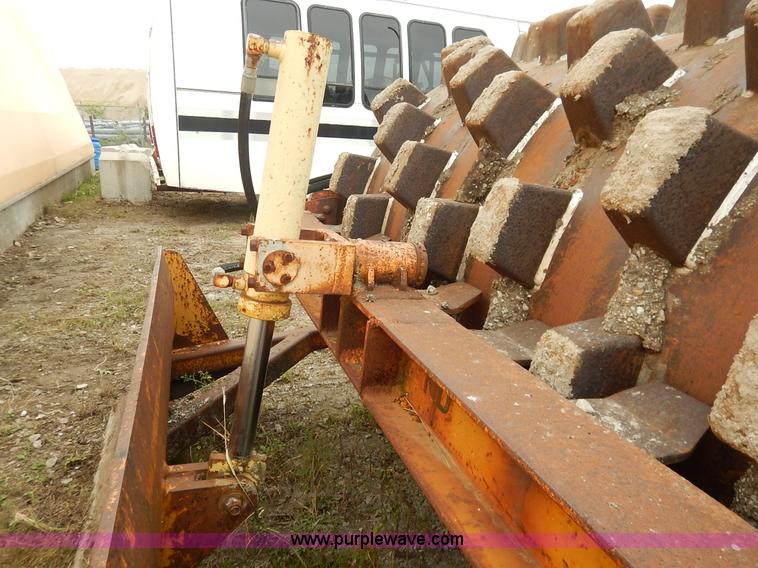 image for item J6412 1985 Ingersoll Rand SPF-56B articulated single drum vibratory compactor