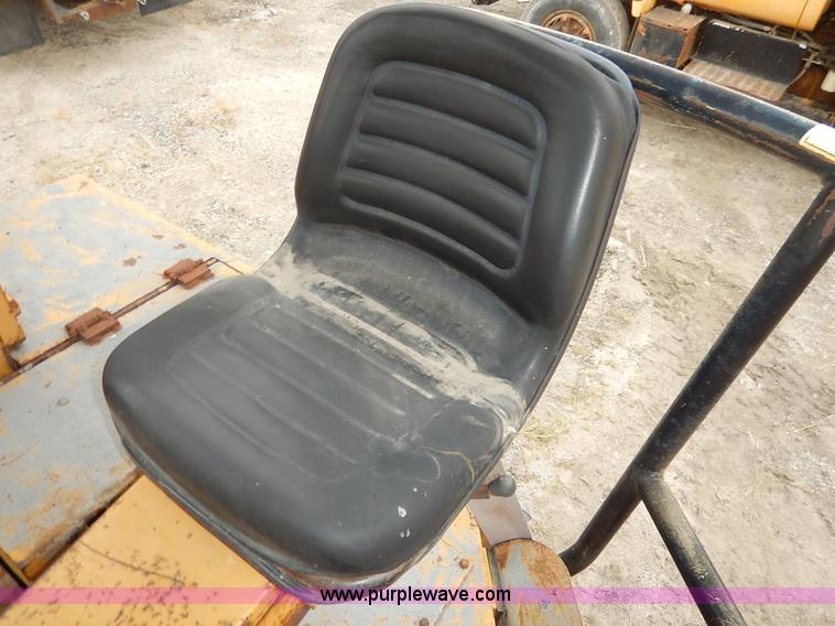 image for item J6412 1985 Ingersoll Rand SPF-56B articulated single drum vibratory compactor