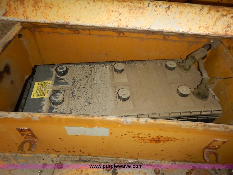 image for item J6412 1985 Ingersoll Rand SPF-56B articulated single drum vibratory compactor
